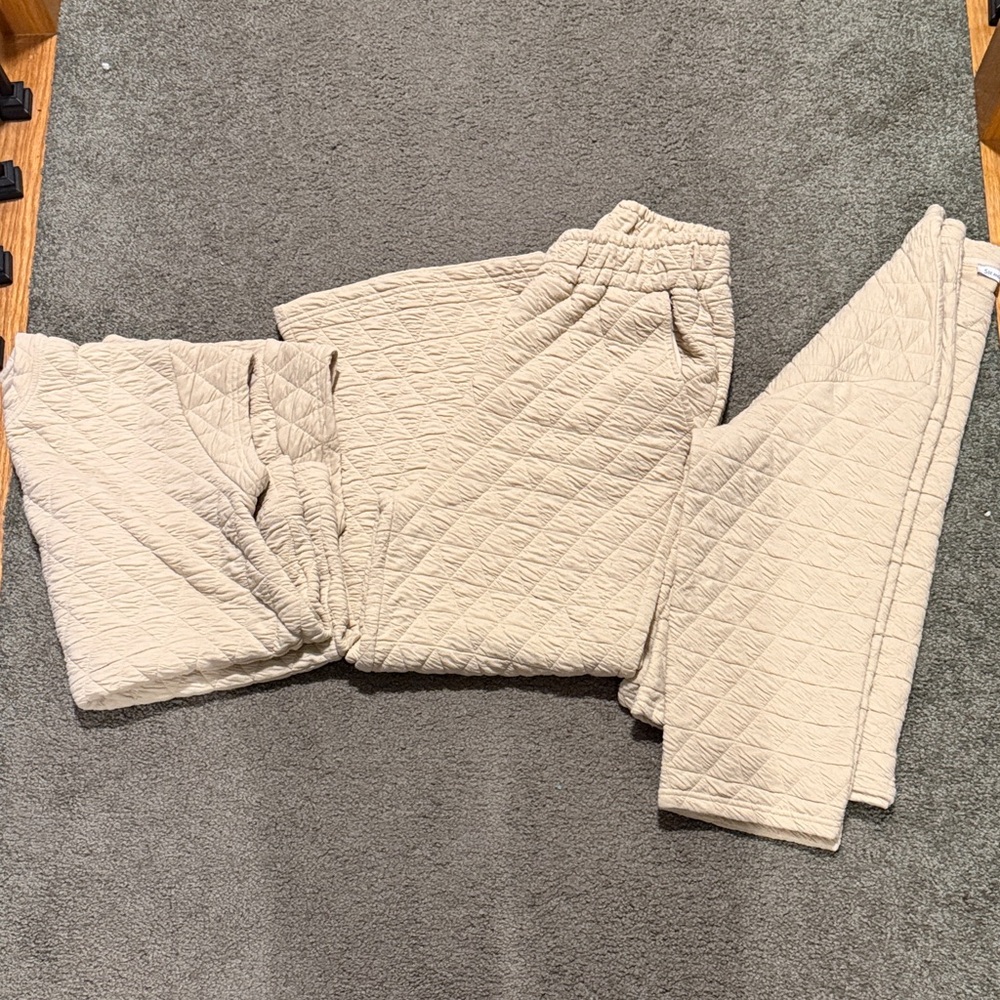 Women’s Quilted ankle Pants, shirt, and sweatshirt in Cream- 3 piece set